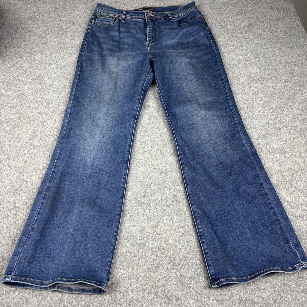Levi's 512 Bootcut Jeans Womens 32x31 Perfectly Slimming Medium Wash‎ Blue Denim